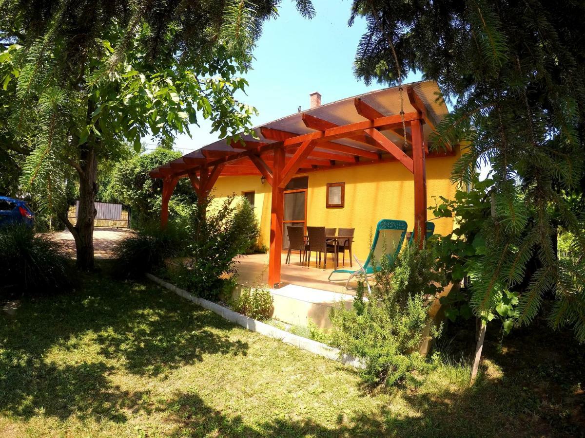 Menta Holiday Home Badacsonytomaj Exterior foto